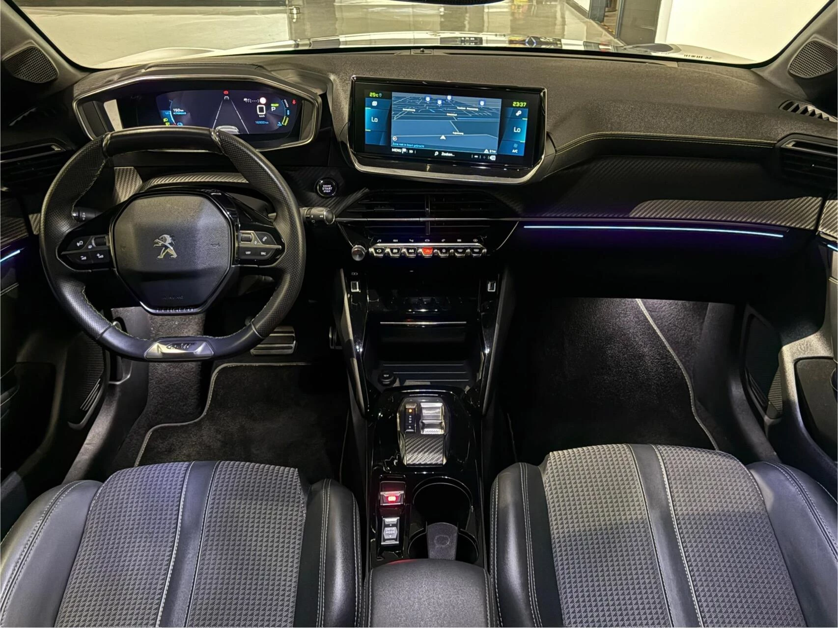 Hoofdafbeelding Peugeot e-208