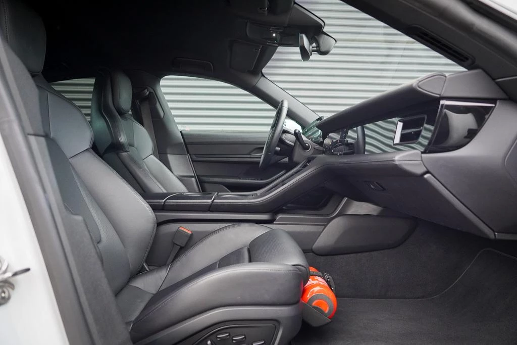 Hoofdafbeelding Porsche Taycan