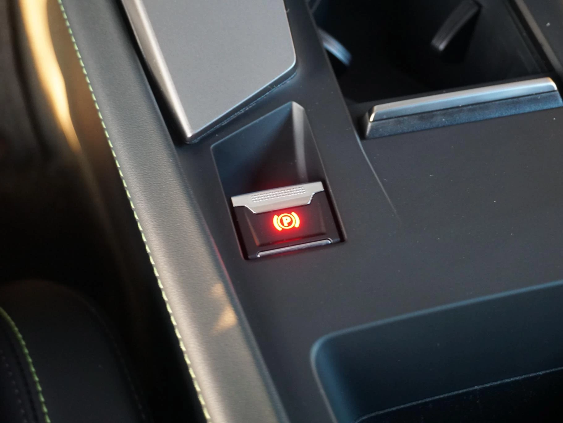 Hoofdafbeelding Peugeot e-308