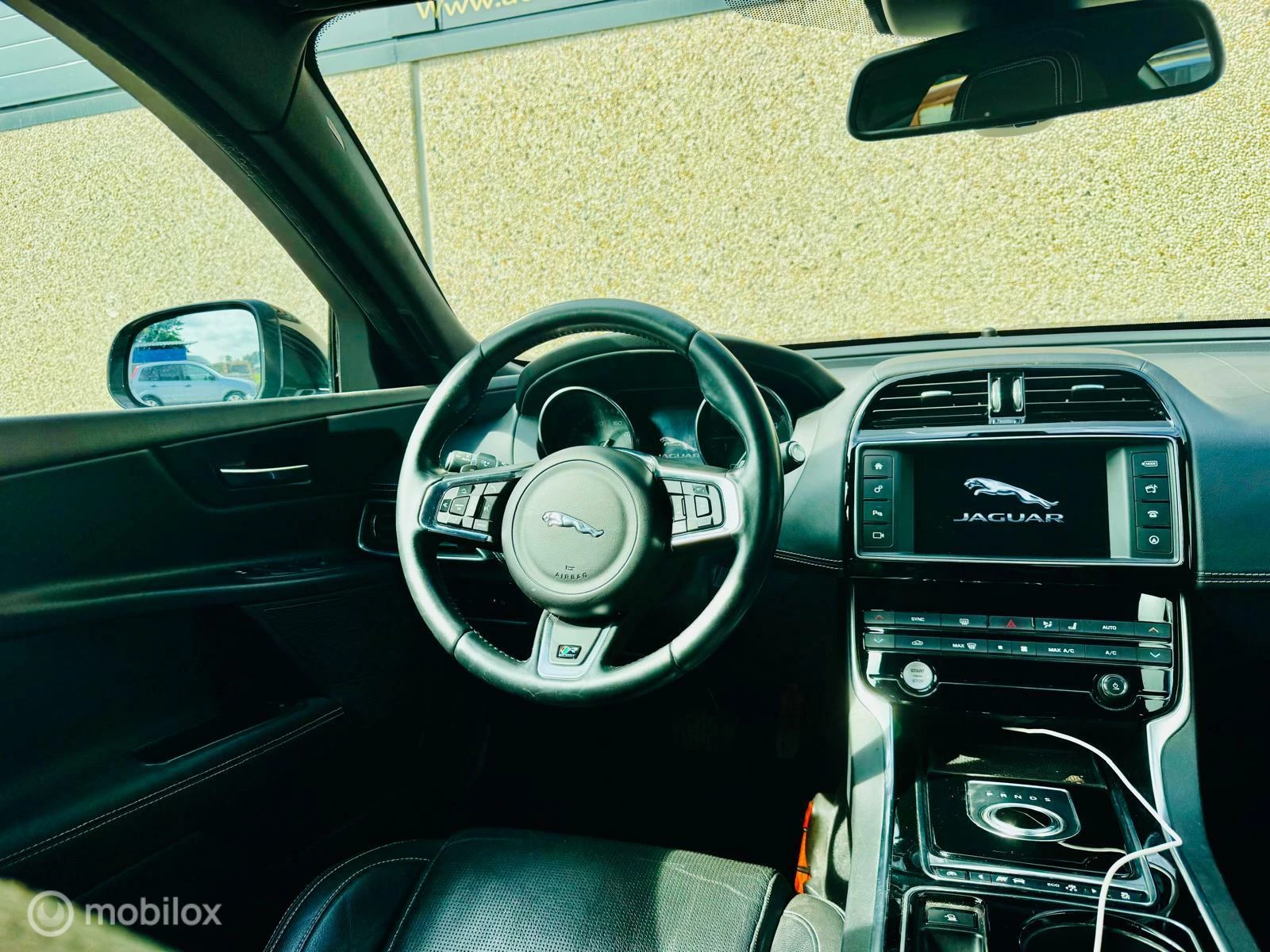 Hoofdafbeelding Jaguar XE