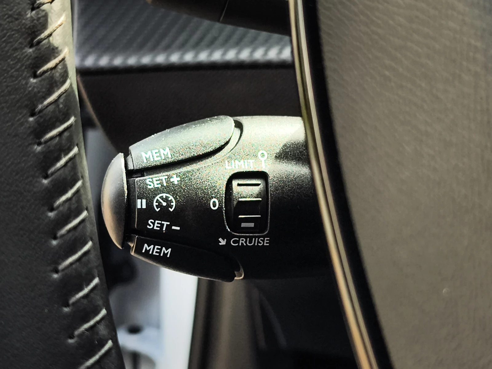 Hoofdafbeelding Peugeot e-208