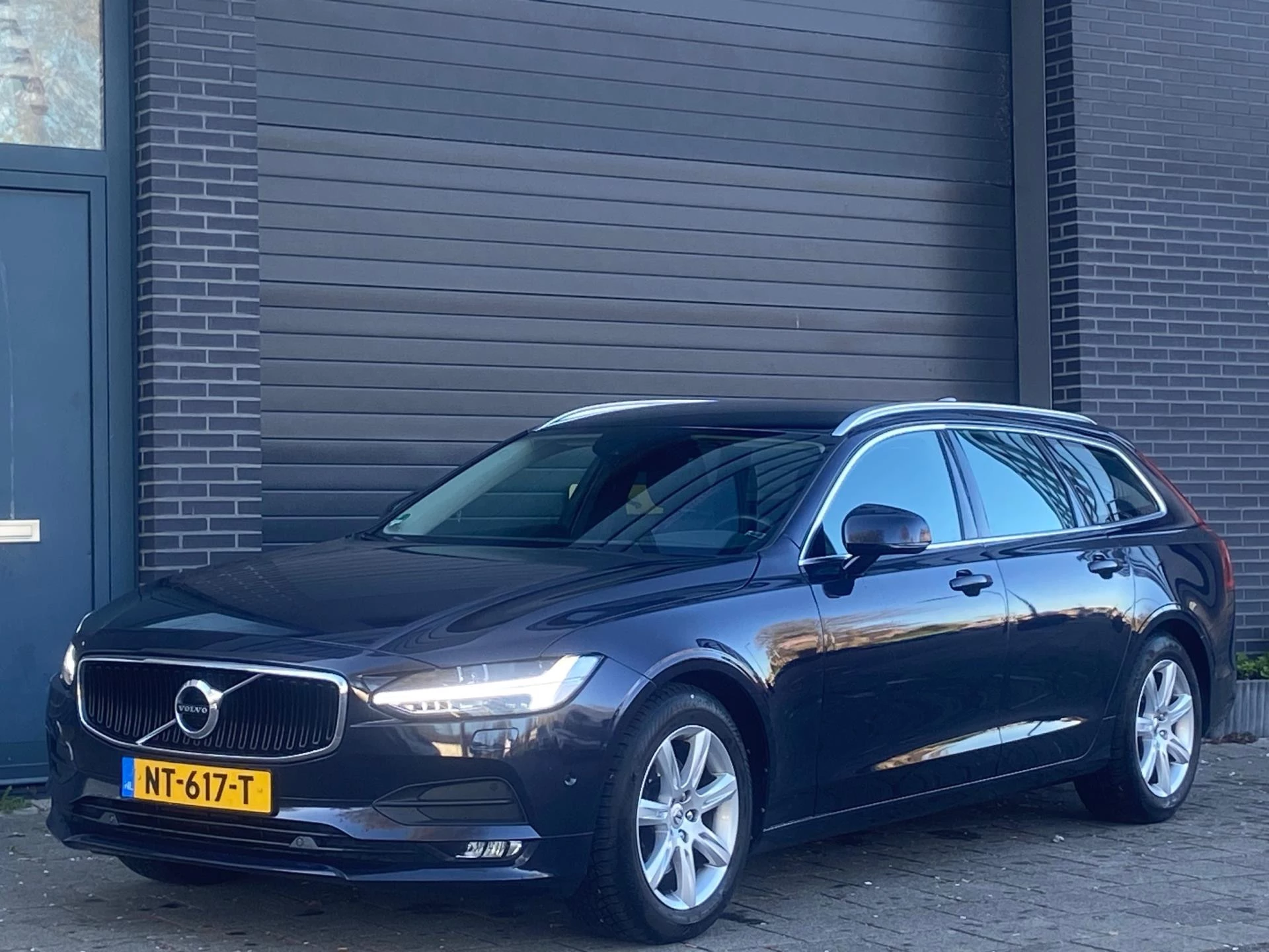 Hoofdafbeelding Volvo V90