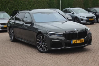 Hoofdafbeelding BMW 7 Serie BMW 7 Serie 745e High Exe. M Sport / Schuifdak / 360Camera / Head-up / Softclose / 20'' / Volleder / Nachtzicht / Laser LED / Stoelmassage 4x / Stoelventilatie 4x / Dodehoek / DAB / Navigatie / ACC