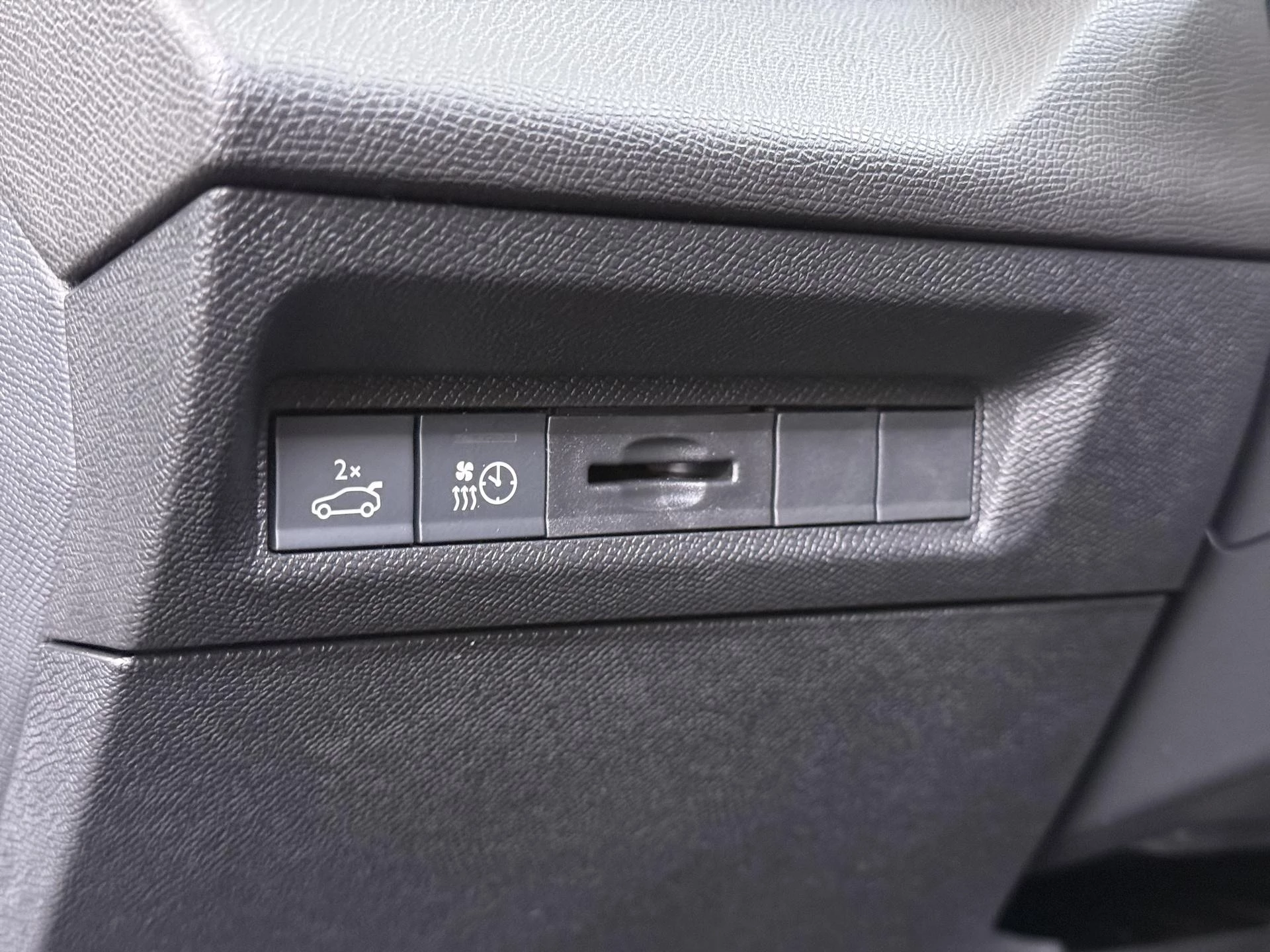 Hoofdafbeelding Peugeot 408