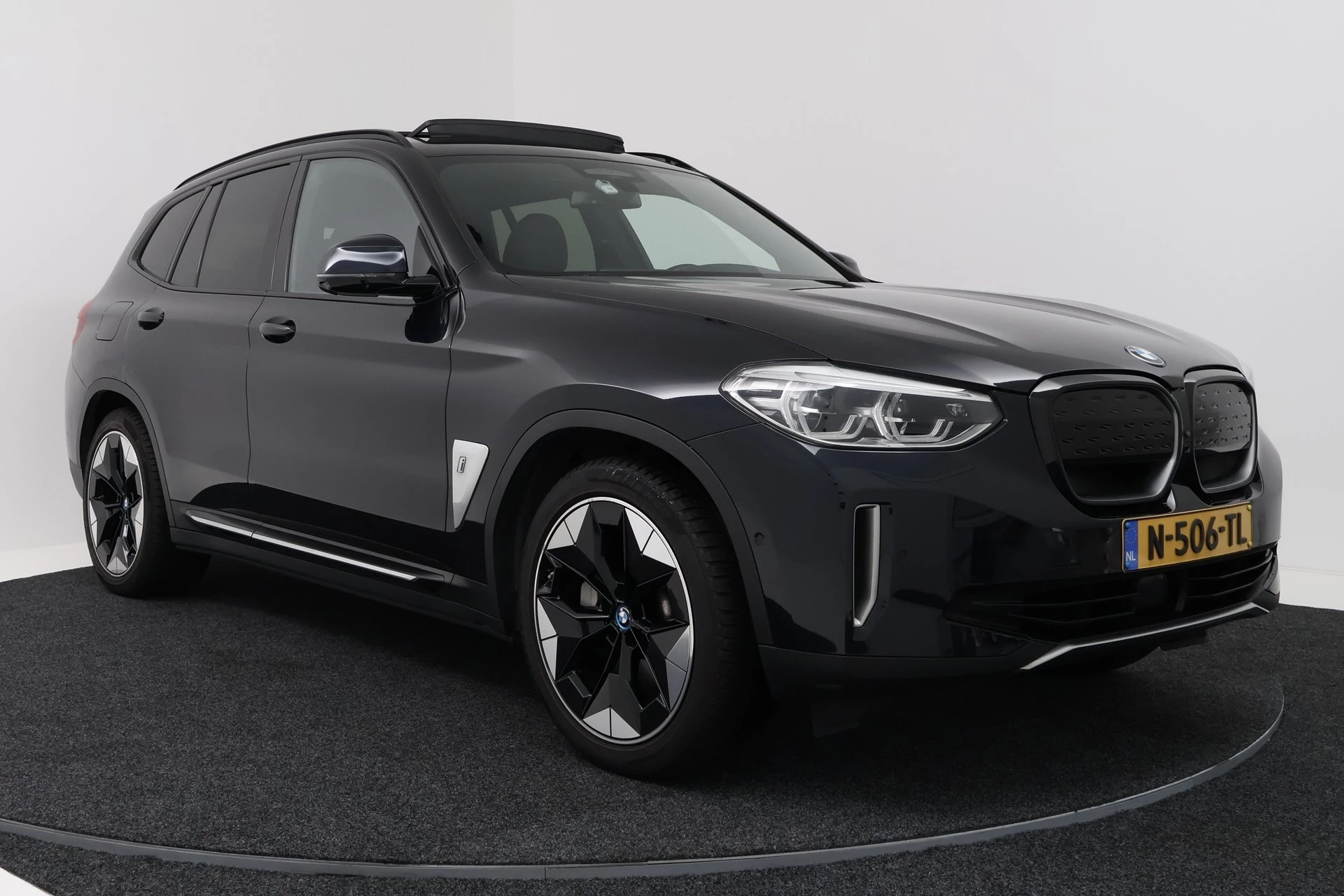 Hoofdafbeelding BMW iX3