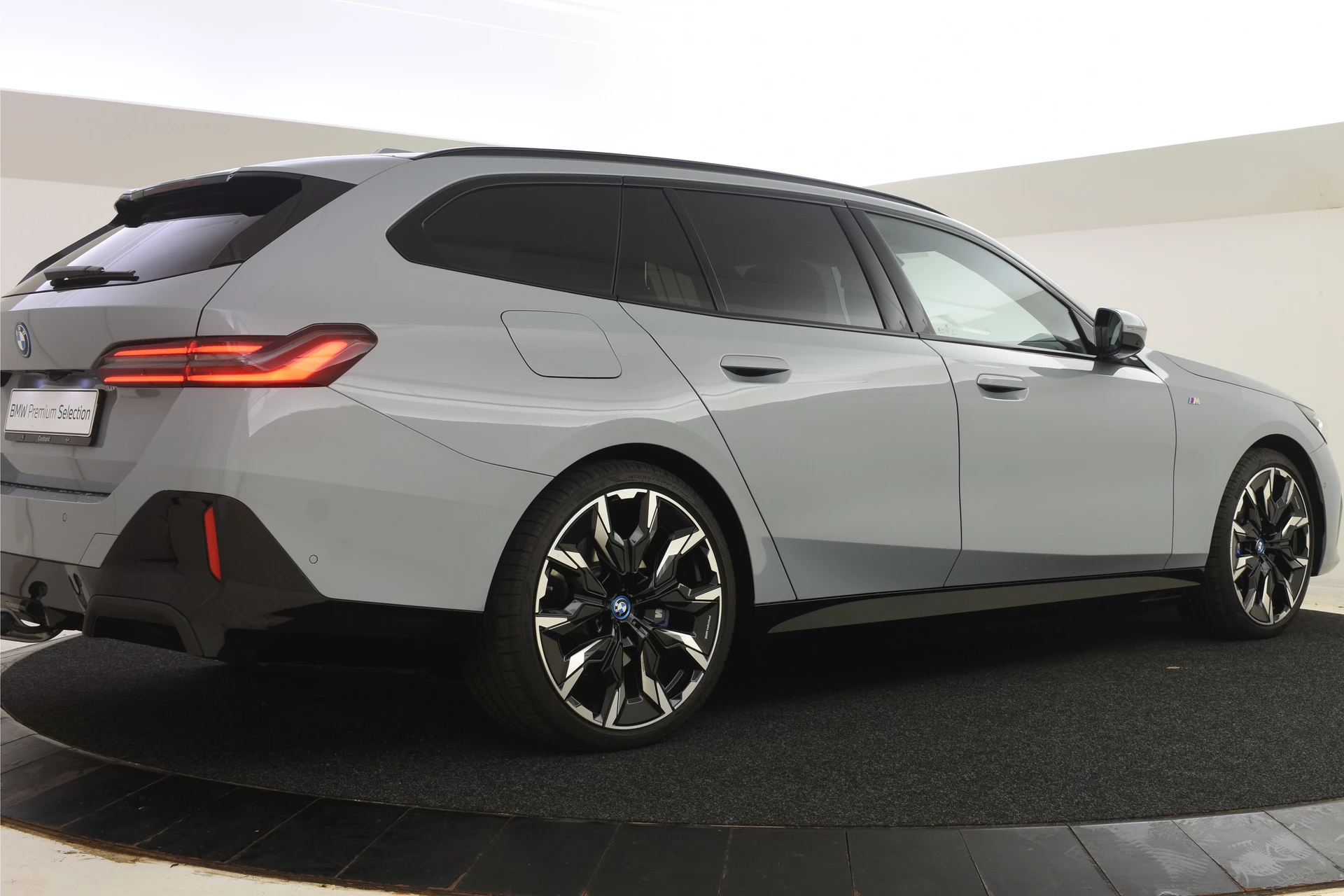 Hoofdafbeelding BMW i5