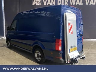 Volkswagen Crafter 35 2.0 TDI 140pk L3H3 L2H2 Euro6 *Laadklep* Airco | 3000kg Trekvermogen | Navigatie | Apple Carplay Bijrijdersbank