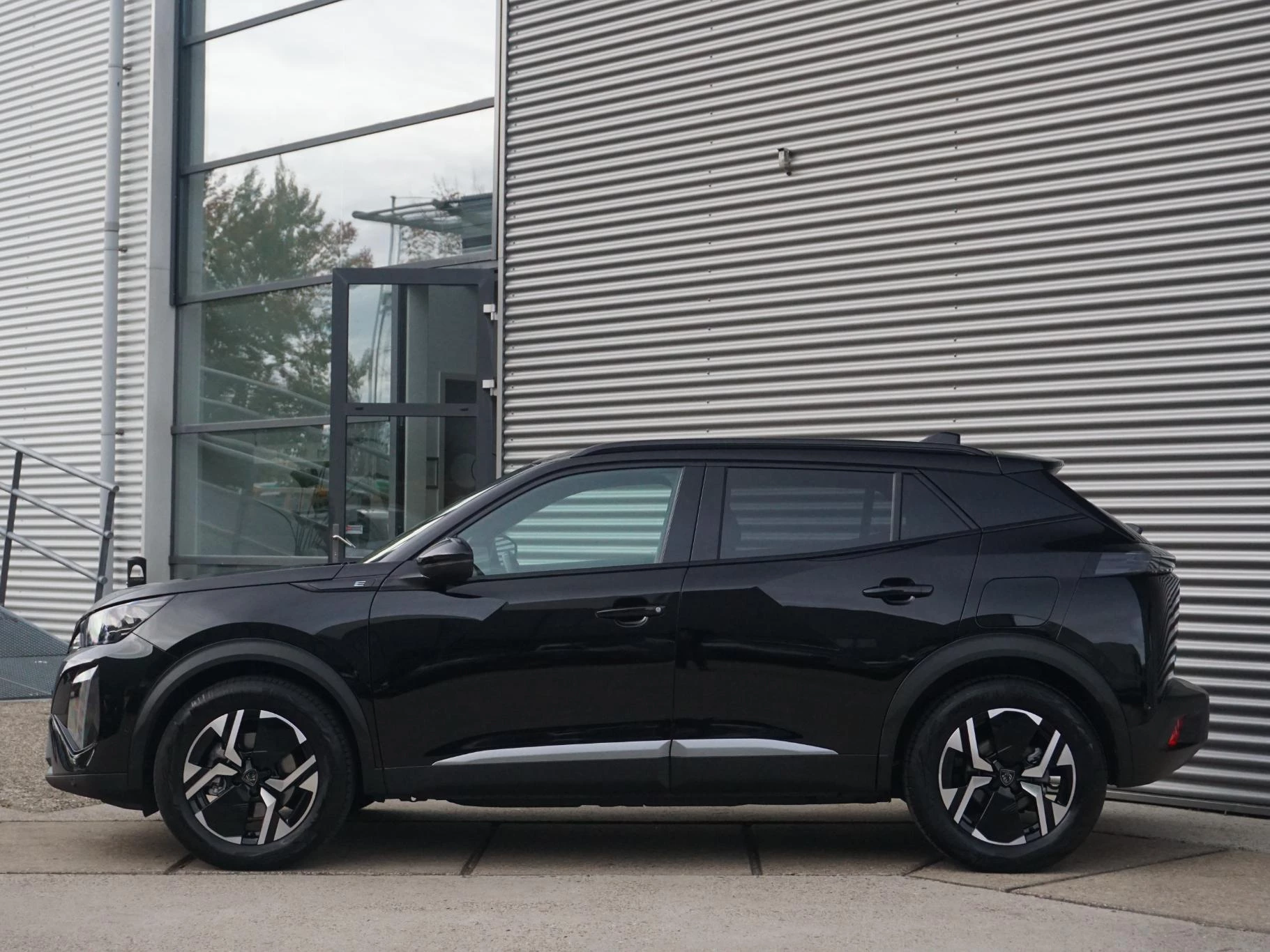 Hoofdafbeelding Peugeot e-2008