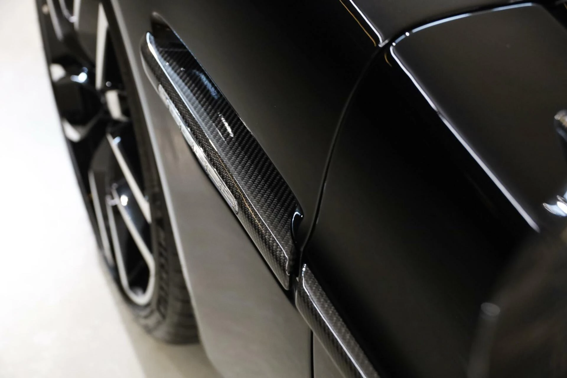 Hoofdafbeelding Aston Martin V12 Vanquish