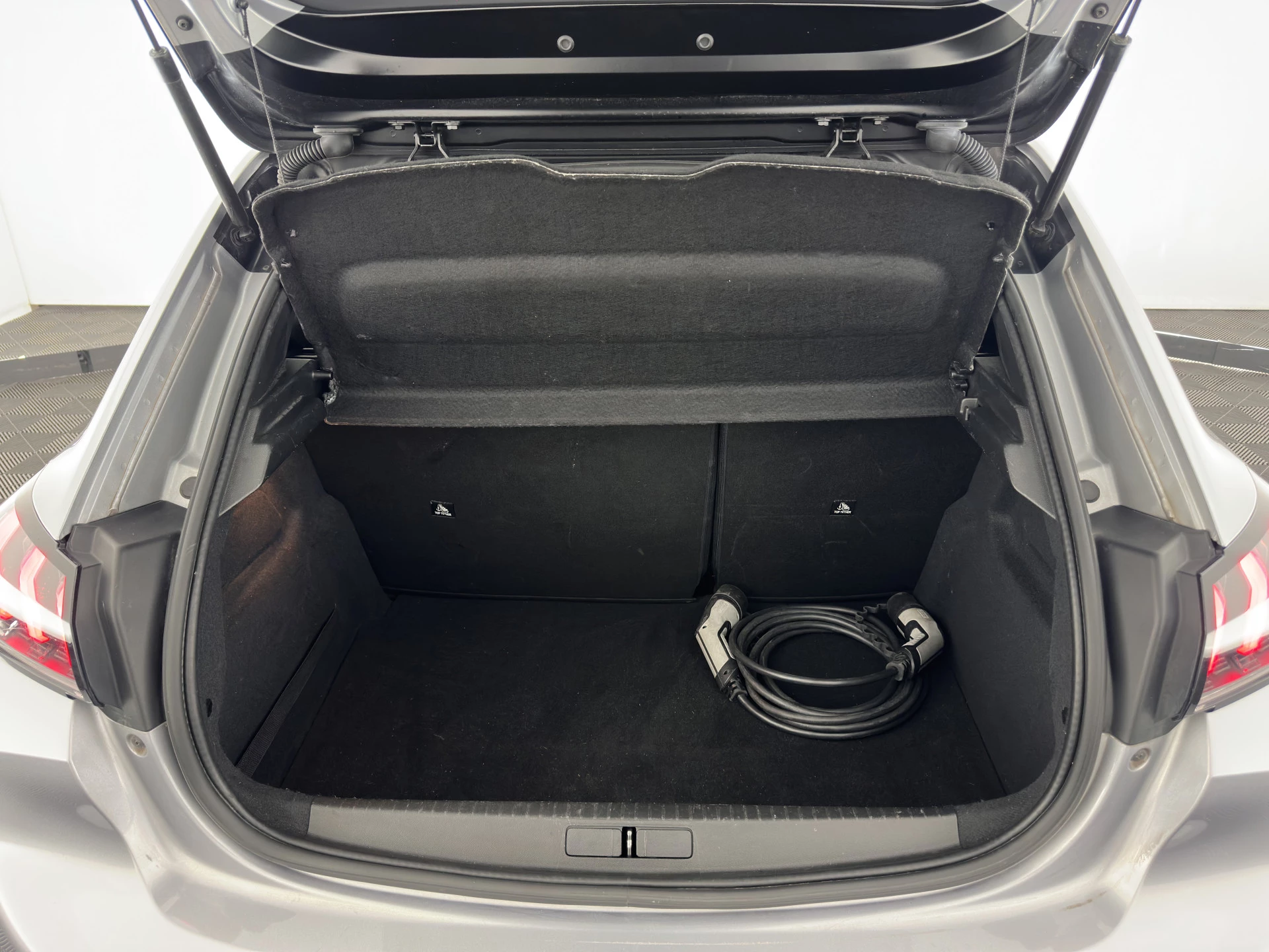 Hoofdafbeelding Peugeot e-208