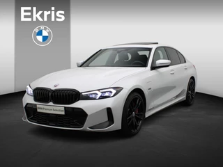 BMW 3 Serie Sedan 330e M Sportpakket Pro | Travel Pack | Comfort Pack | Comfort Access | Schuifdak | Elektrisch Verstelbare Sportstoelen | Driving Assistant Professional | Parking Assistant Plus | Harman Kardon | 19''