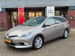 Toyota Auris Touring Sports 1.8 Hybrid LEASE PRO STOELVERW 4S-BANDEN PARK-SENSOREN BLUETOOTH CRUISE NAVI CLIMA CAMERA KEYLESS PANODAK NL-AUTO