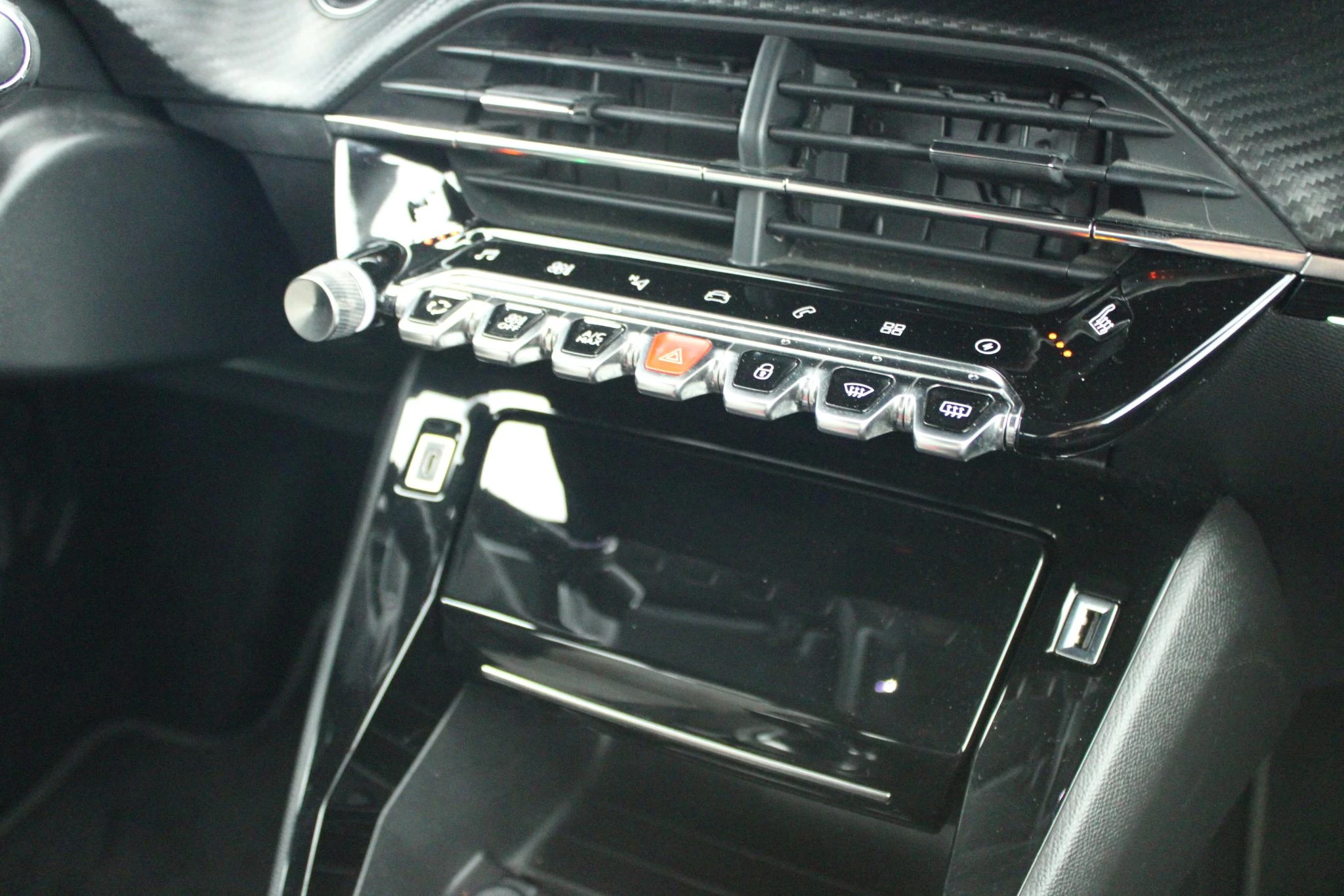 Hoofdafbeelding Peugeot e-208