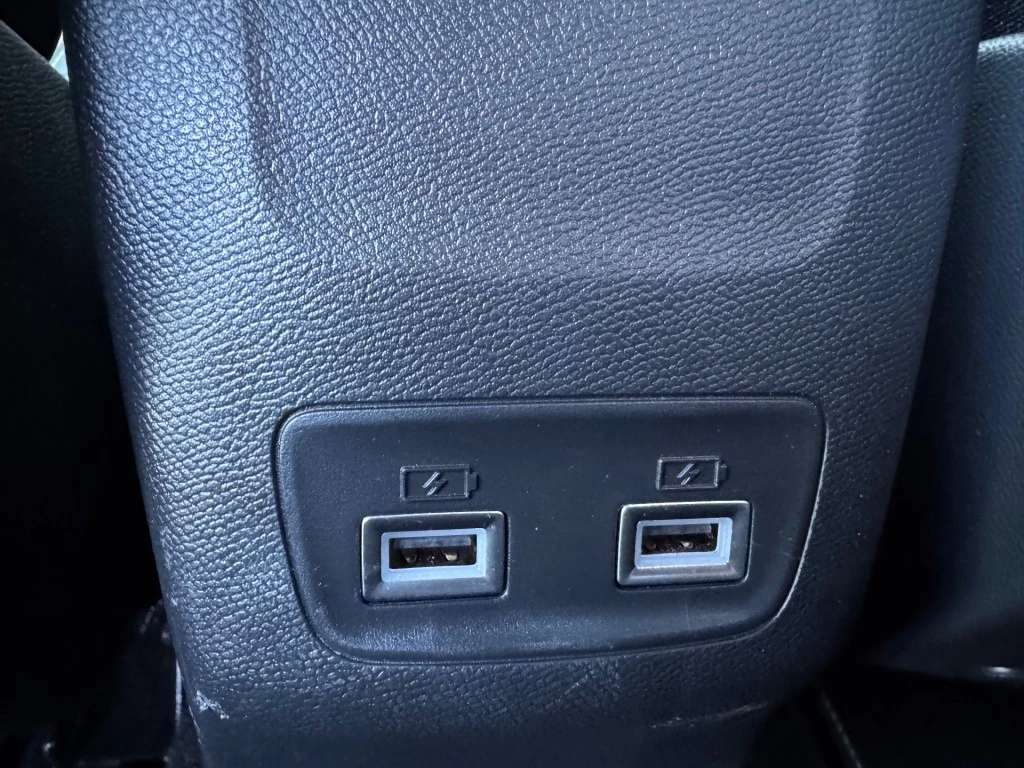 Hoofdafbeelding Peugeot e-2008