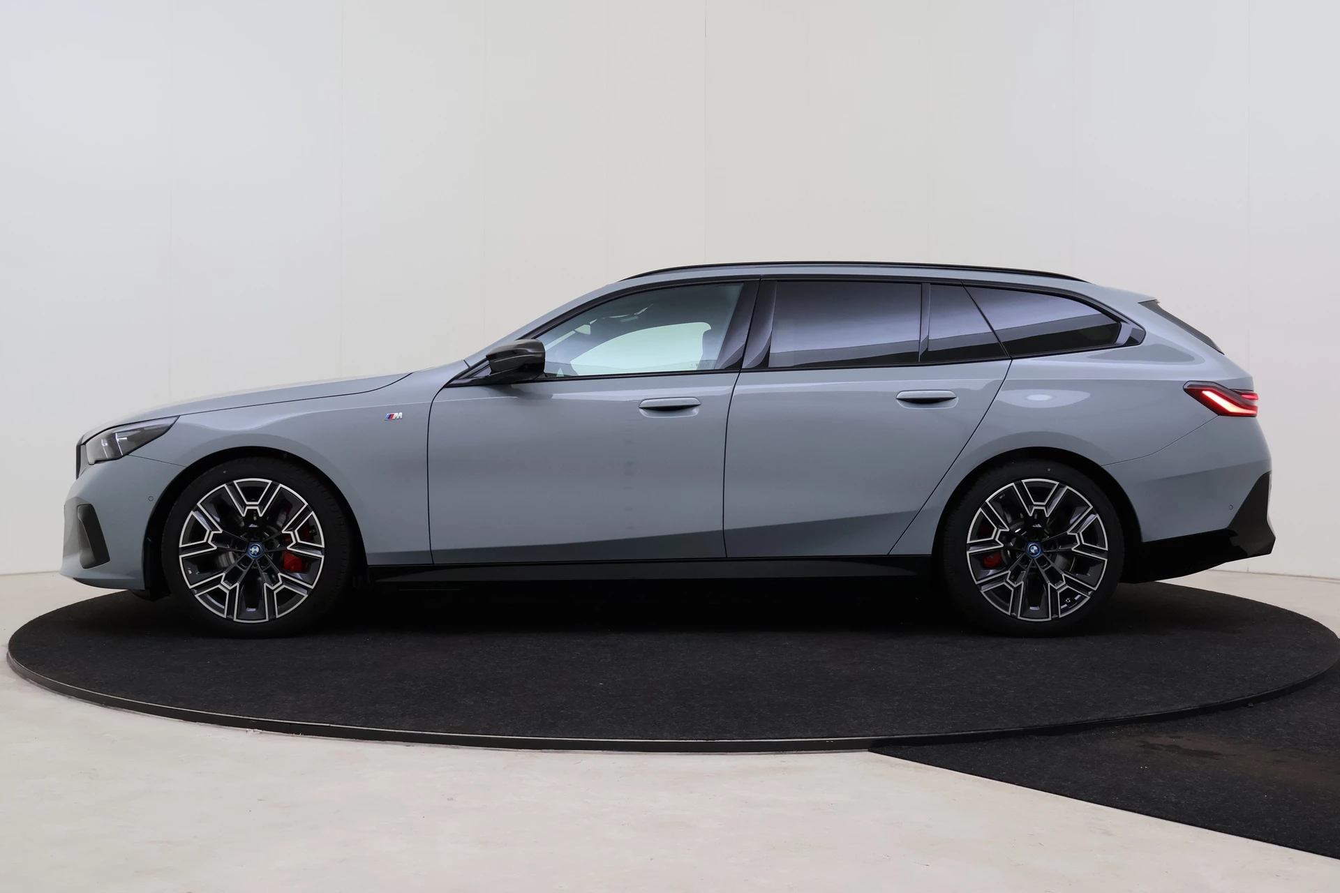 Hoofdafbeelding BMW i5