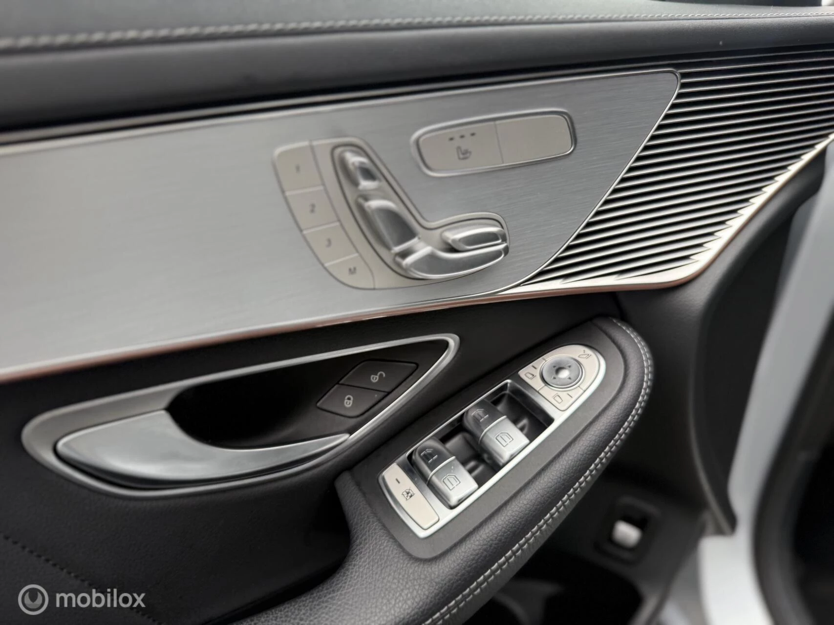 Hoofdafbeelding Mercedes-Benz EQC
