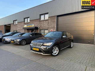 BMW X1 sDrive18d Executive | 1E EIGENAAR | 12MND GARANTIE | AUTOMAAT | NAVI | CRUISE | TREKHAAK |