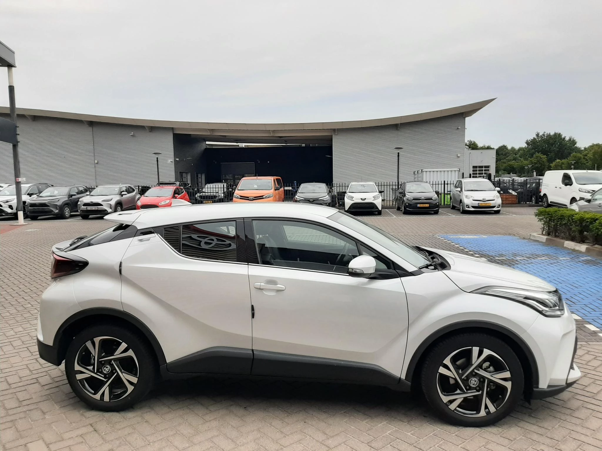 Hoofdafbeelding Toyota C-HR
