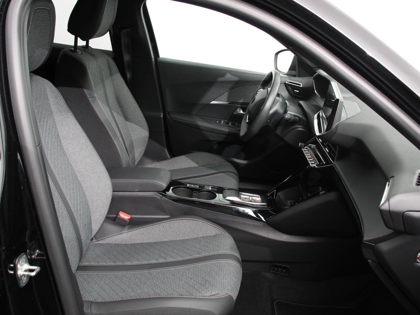 Hoofdafbeelding Peugeot e-2008
