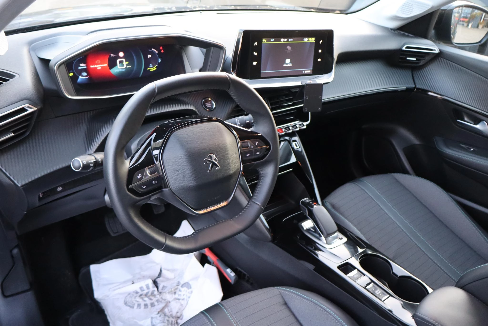 Hoofdafbeelding Peugeot e-208