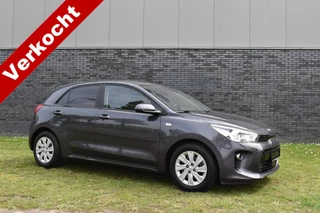 Hoofdafbeelding Kia Rio Kia Rio 1.0 TGDI DynamicLine Automaat Applecarply Stuur-stoel verwarming Parkeer camera