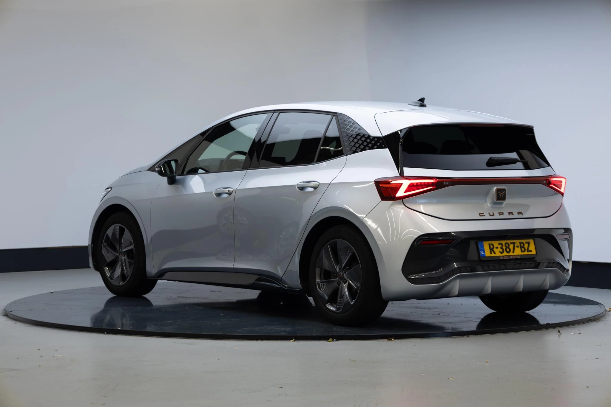 Hoofdafbeelding CUPRA Born