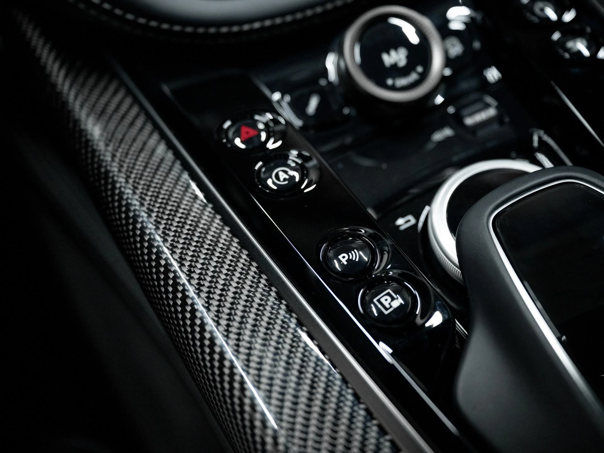 Hoofdafbeelding Aston Martin DBX