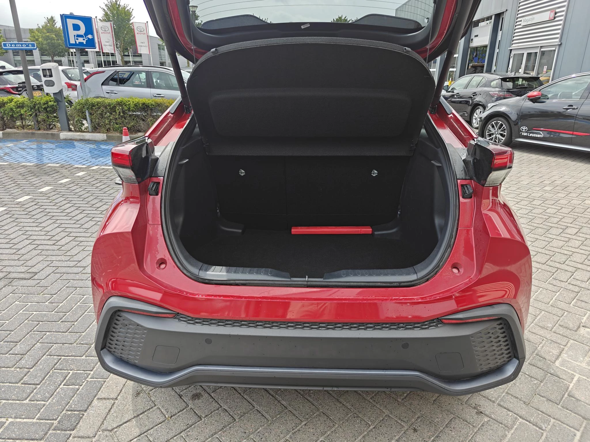 Hoofdafbeelding Toyota C-HR