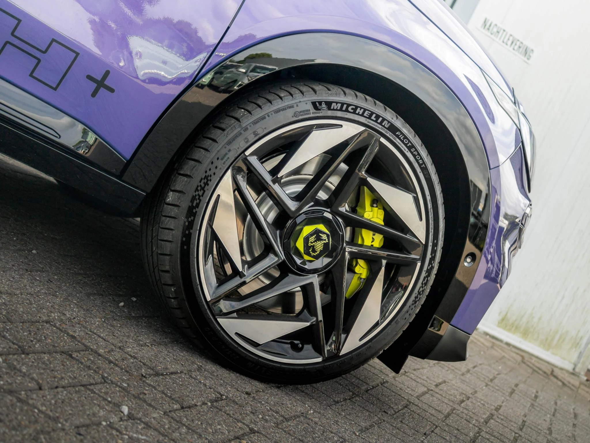 Hoofdafbeelding Abarth 600e