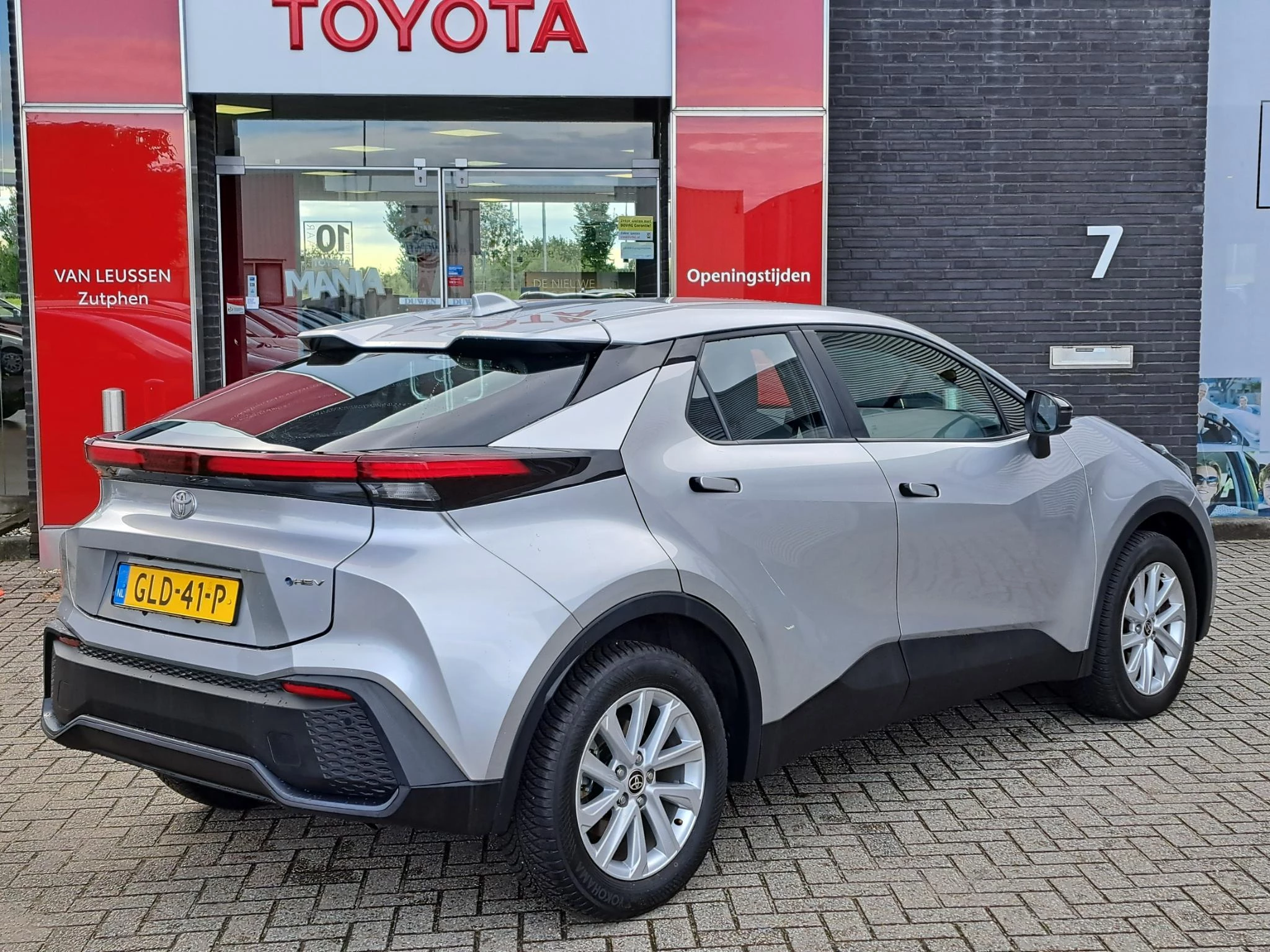 Hoofdafbeelding Toyota C-HR