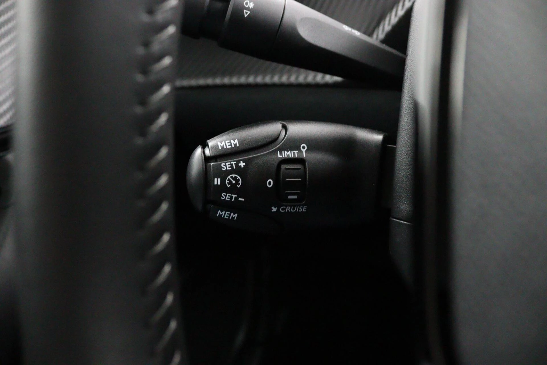 Hoofdafbeelding Peugeot e-2008