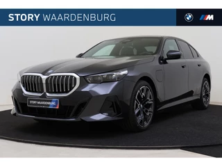 BMW 5 Serie 530e M Sport Automaat / Panoramadak / Trekhaak / Adaptieve LED / Achteruitrijcamera / Parking Assistant / Stoelventilatie / Stuurverwarming