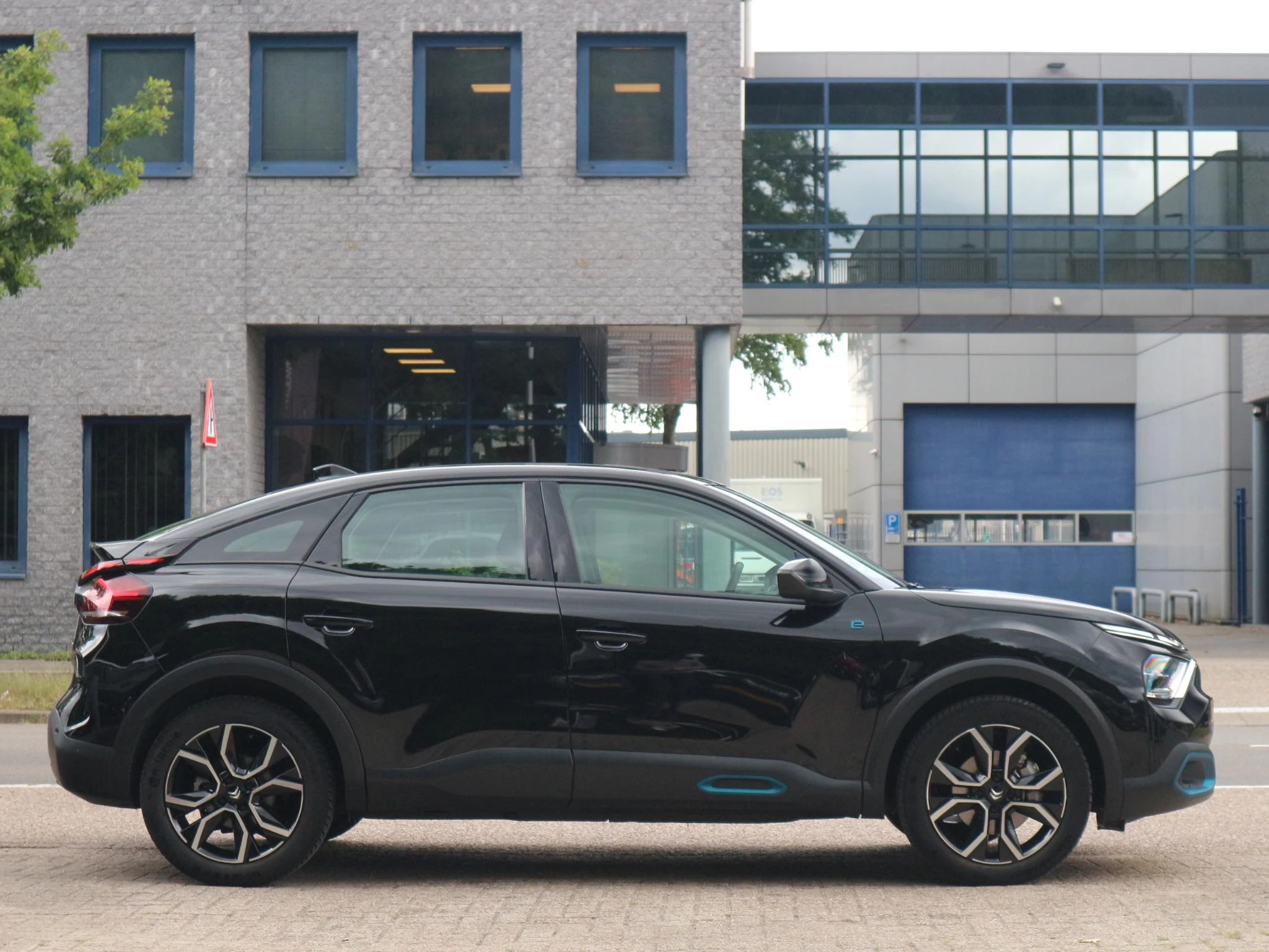 Hoofdafbeelding Citroën ë-C4