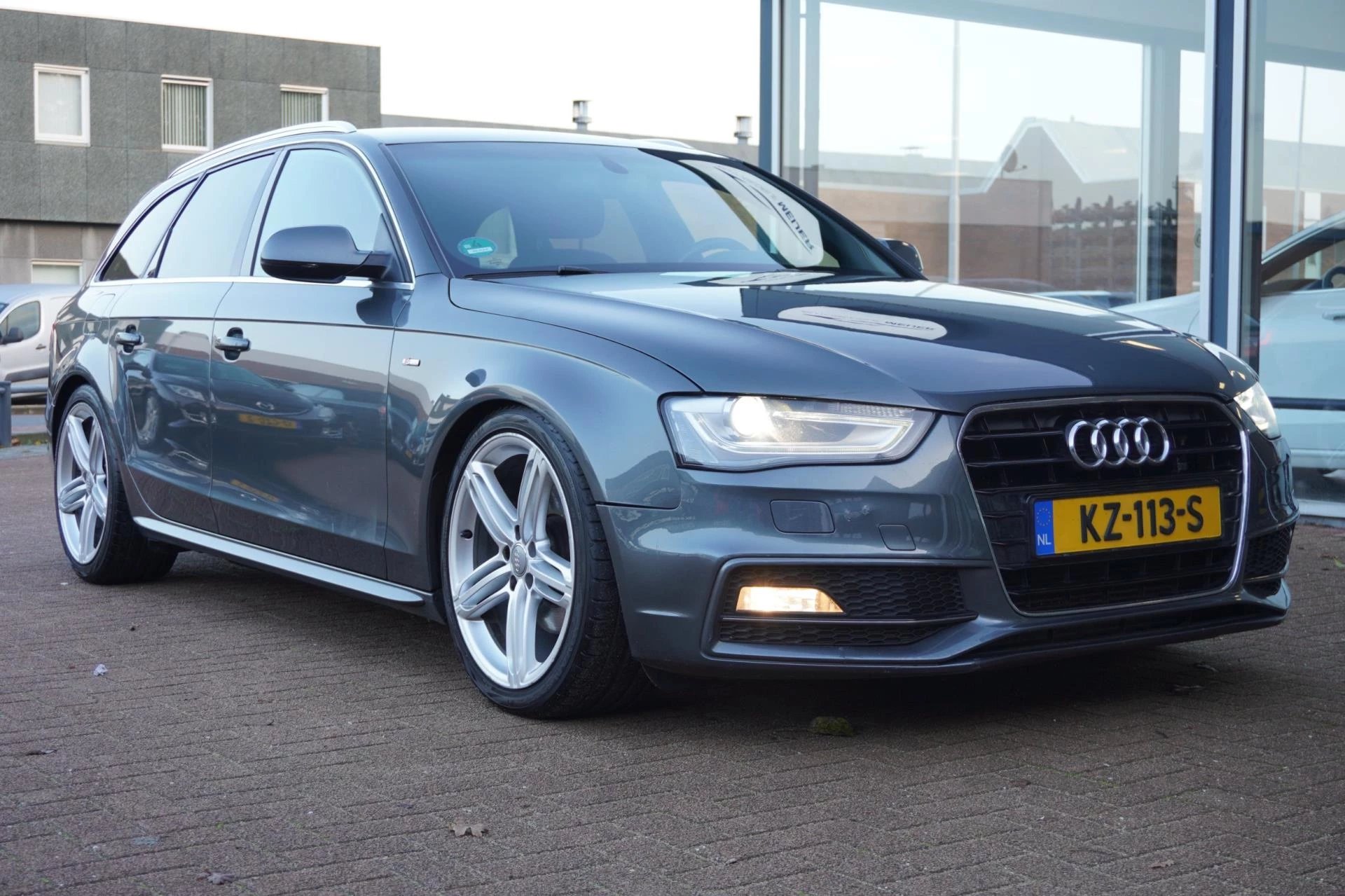 Hoofdafbeelding Audi A4