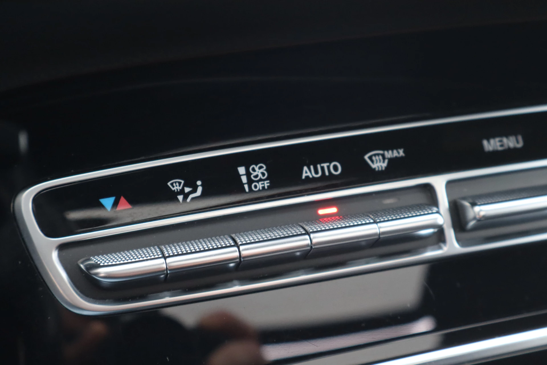 Hoofdafbeelding Mercedes-Benz EQC