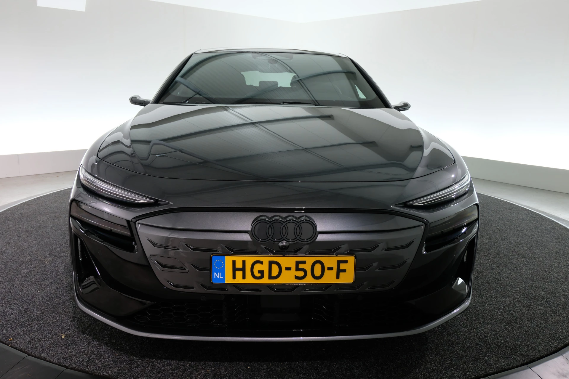 Hoofdafbeelding Audi A6 Avant e-tron