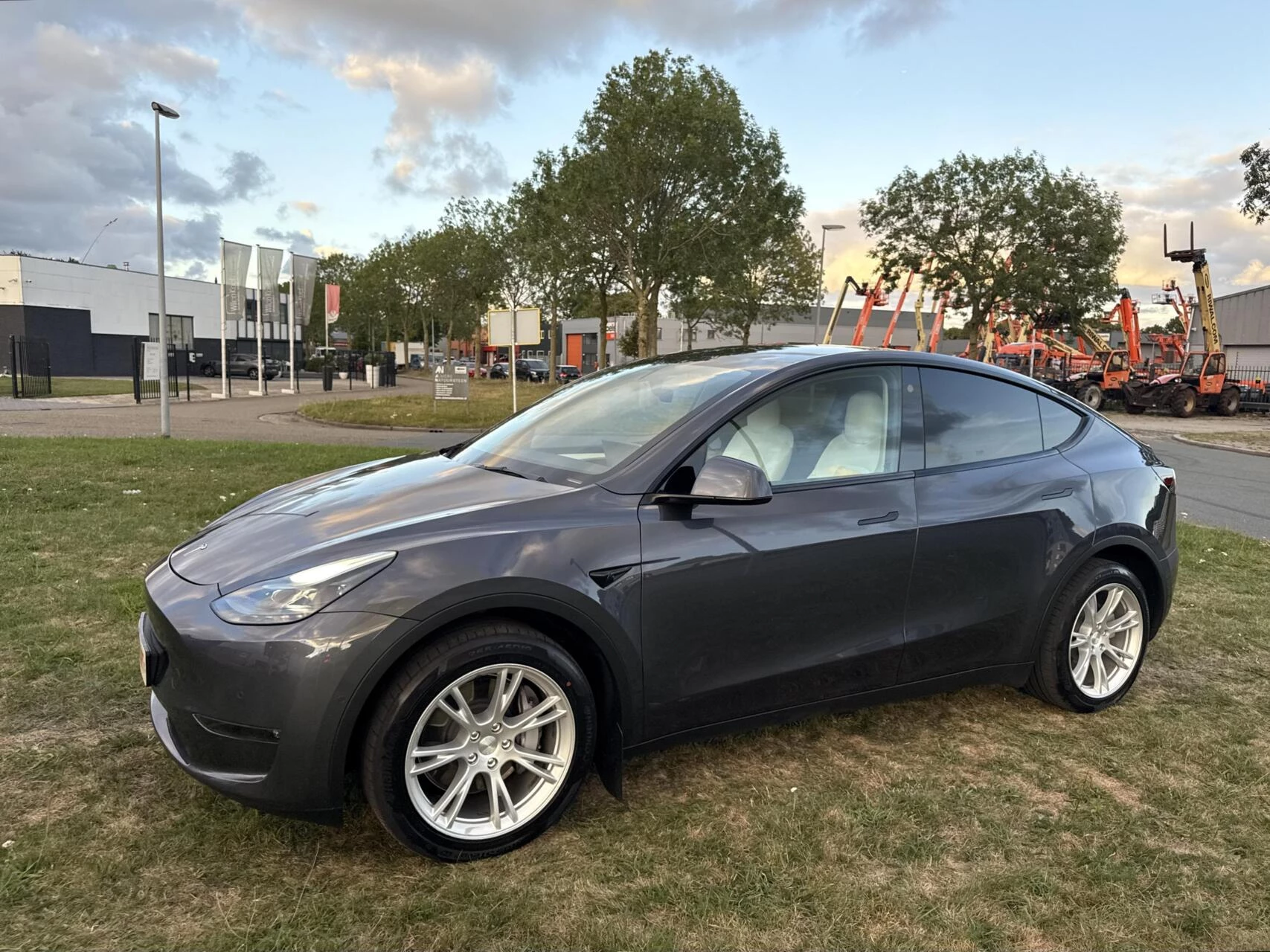 Hoofdafbeelding Tesla Model Y