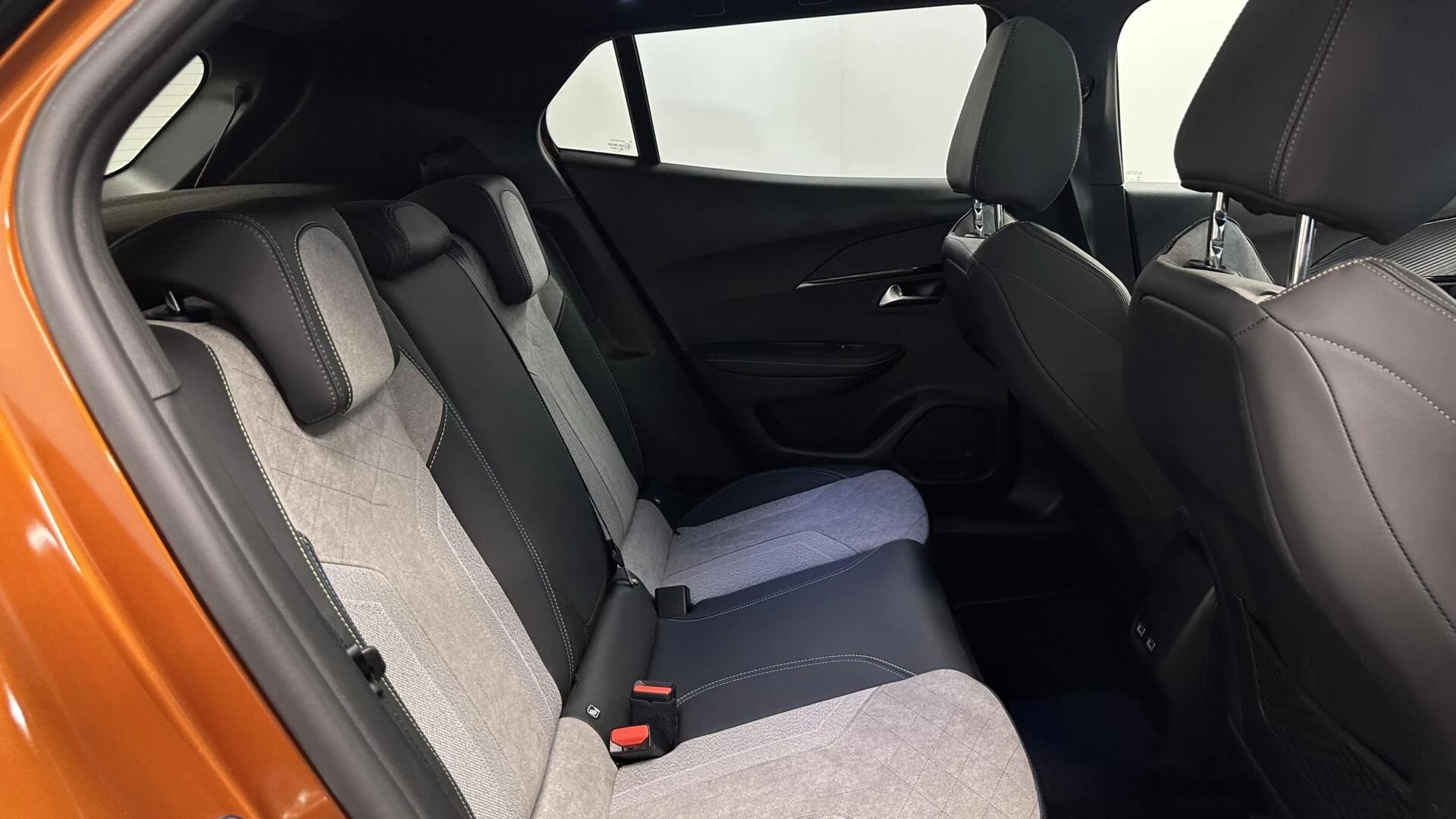 Hoofdafbeelding Peugeot e-2008