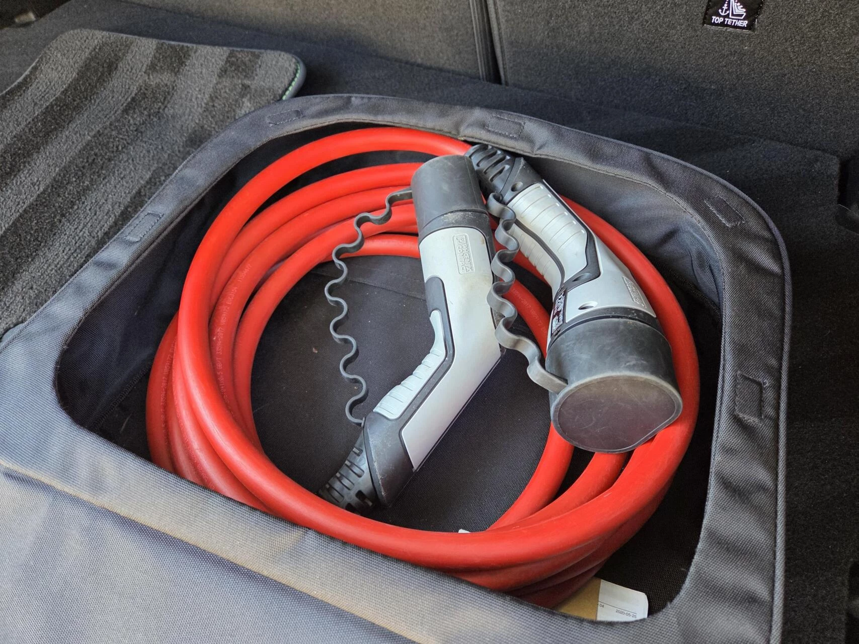 Hoofdafbeelding Peugeot e-2008