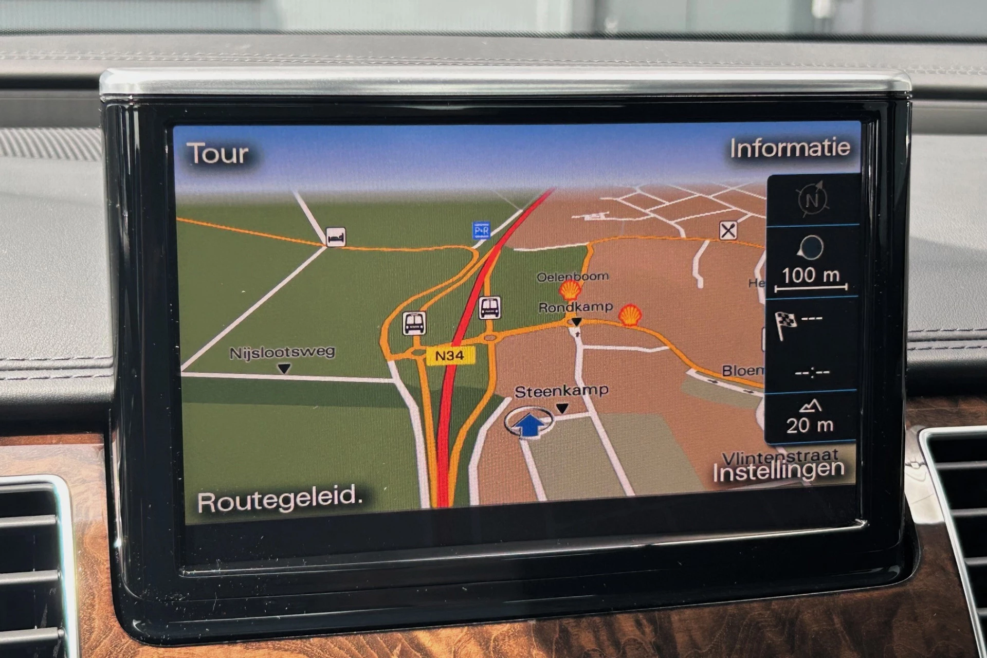 Hoofdafbeelding Audi A8