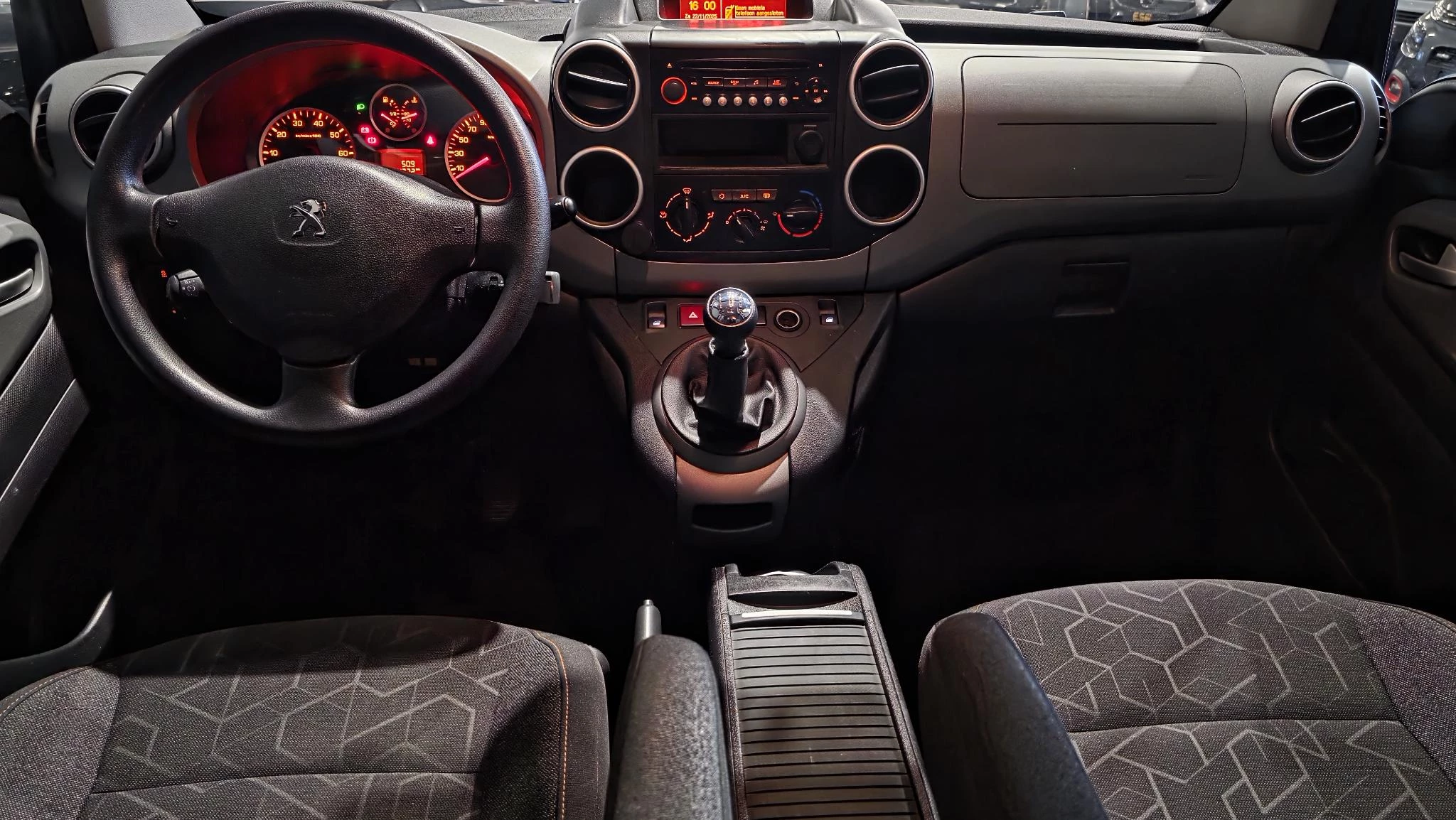 Hoofdafbeelding Peugeot Partner