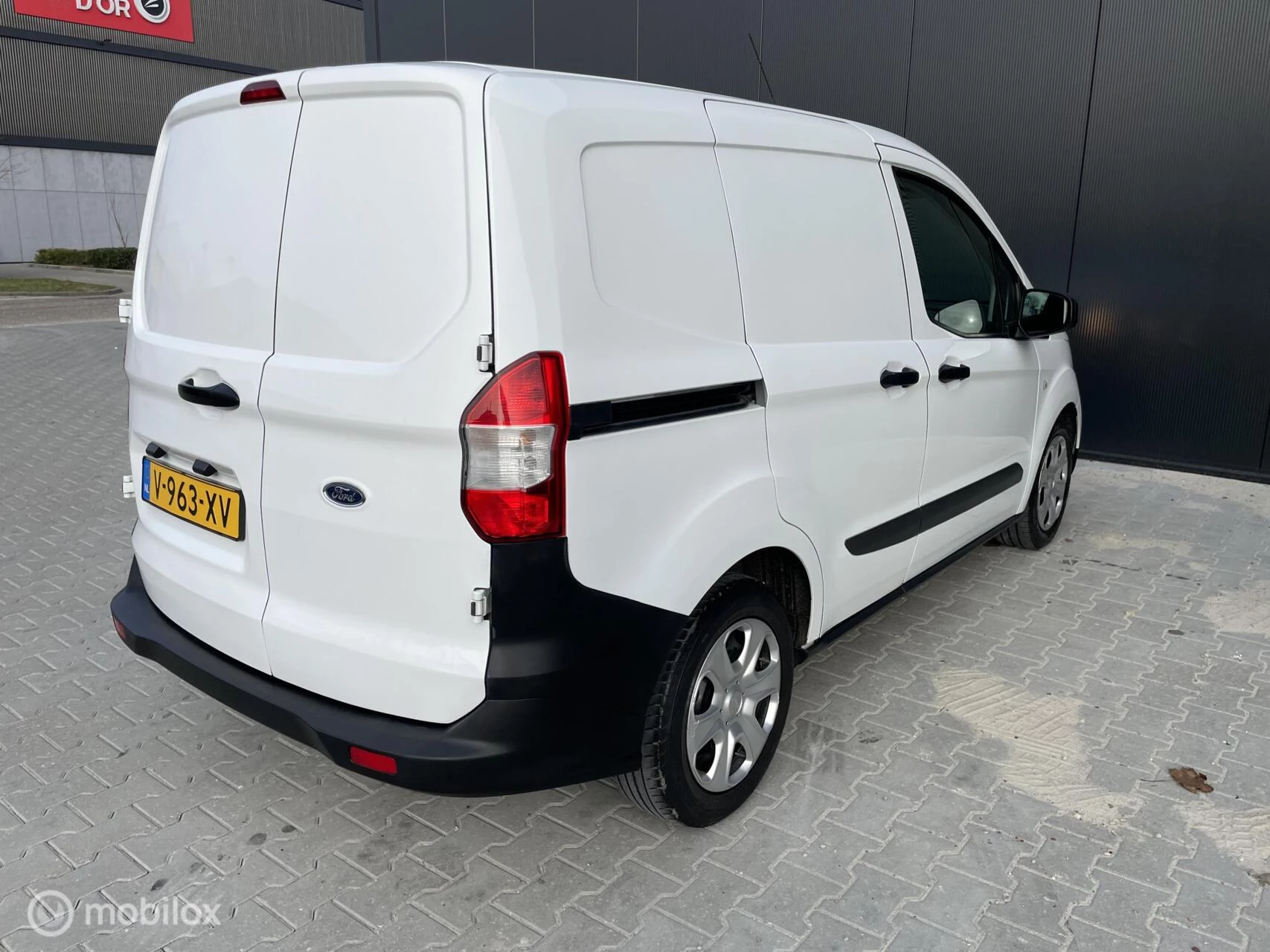 Hoofdafbeelding Ford Transit Courier