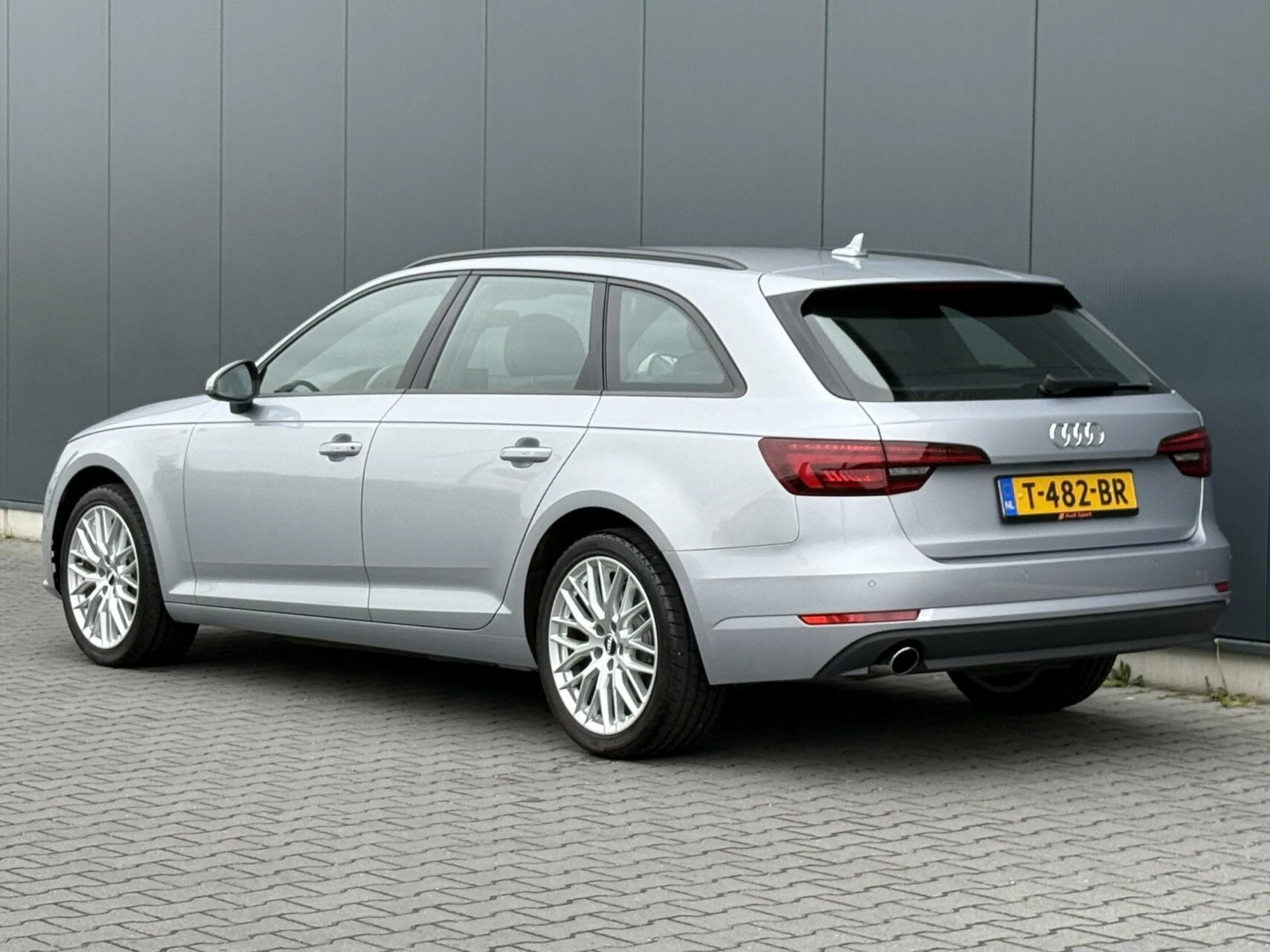 Hoofdafbeelding Audi A4