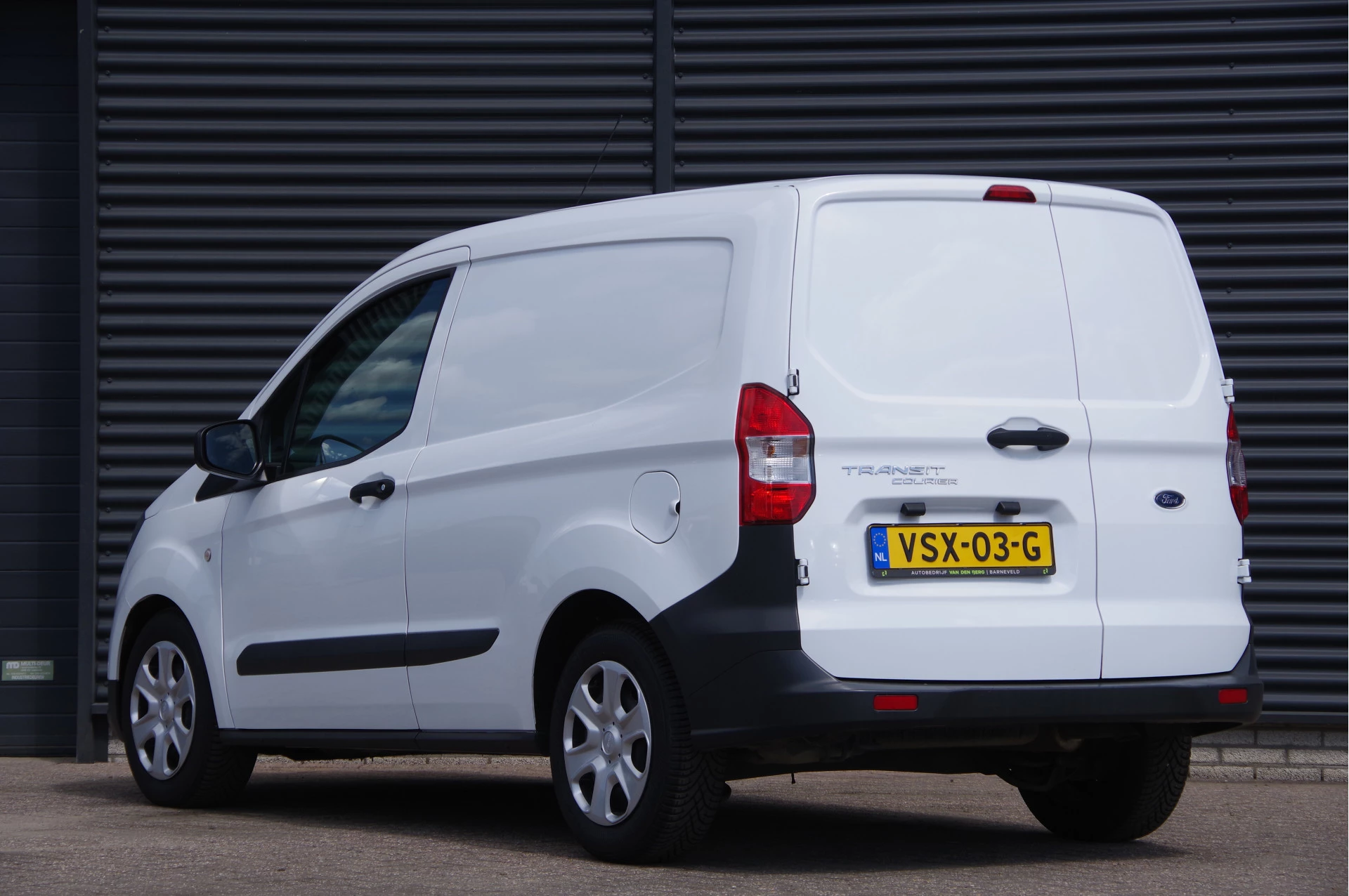 Hoofdafbeelding Ford Transit Courier