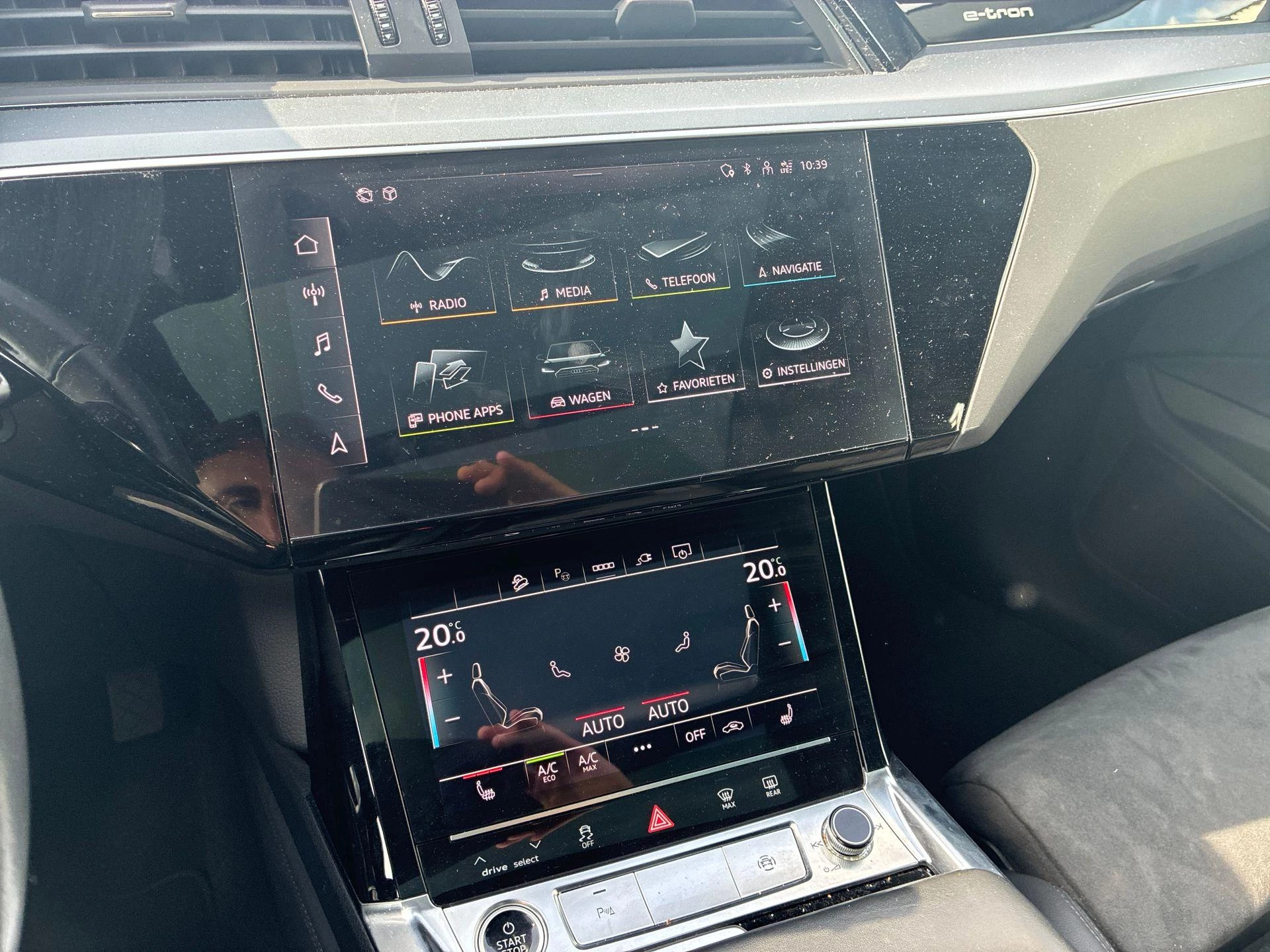Hoofdafbeelding Audi e-tron
