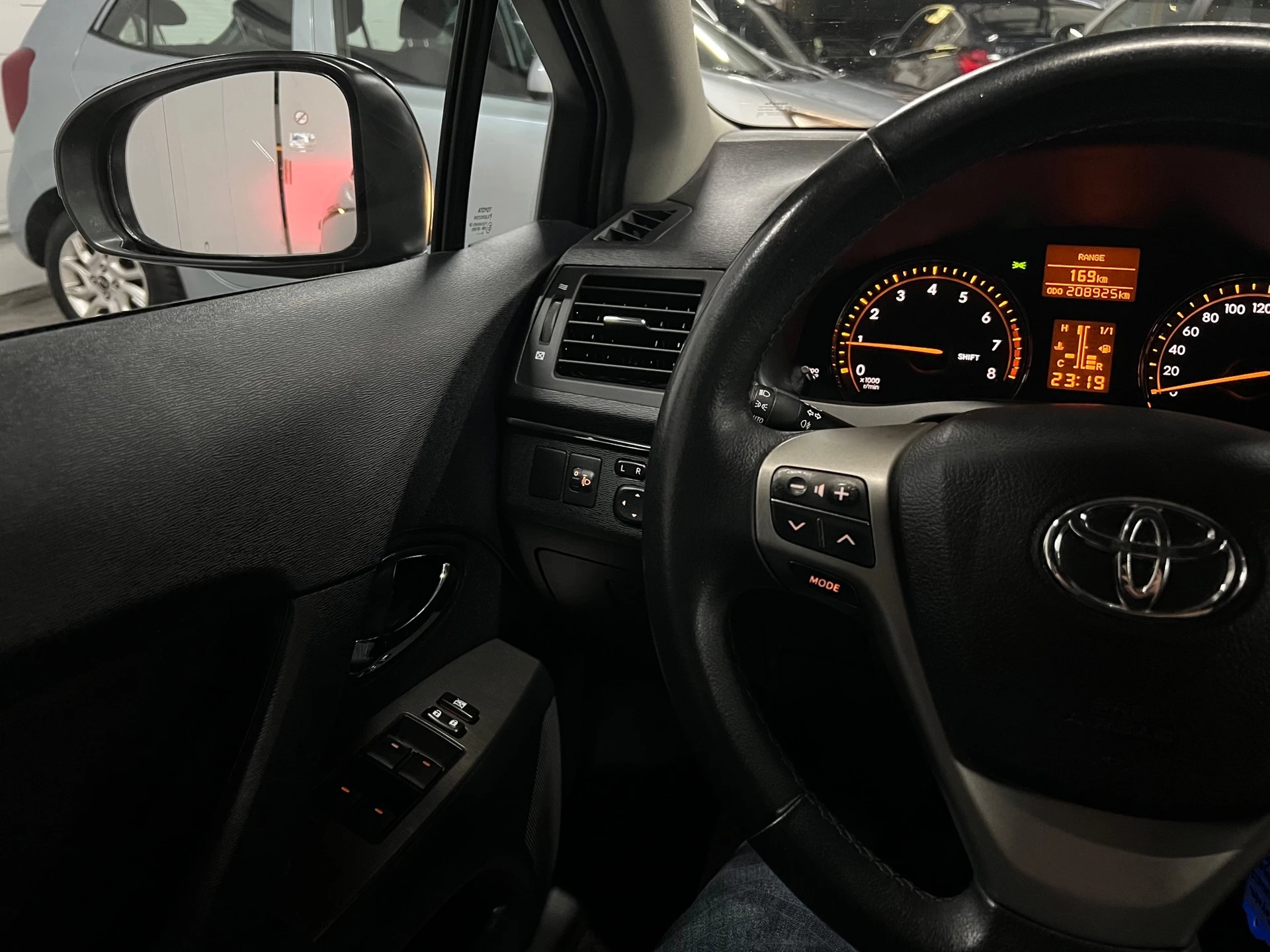 Hoofdafbeelding Toyota Avensis
