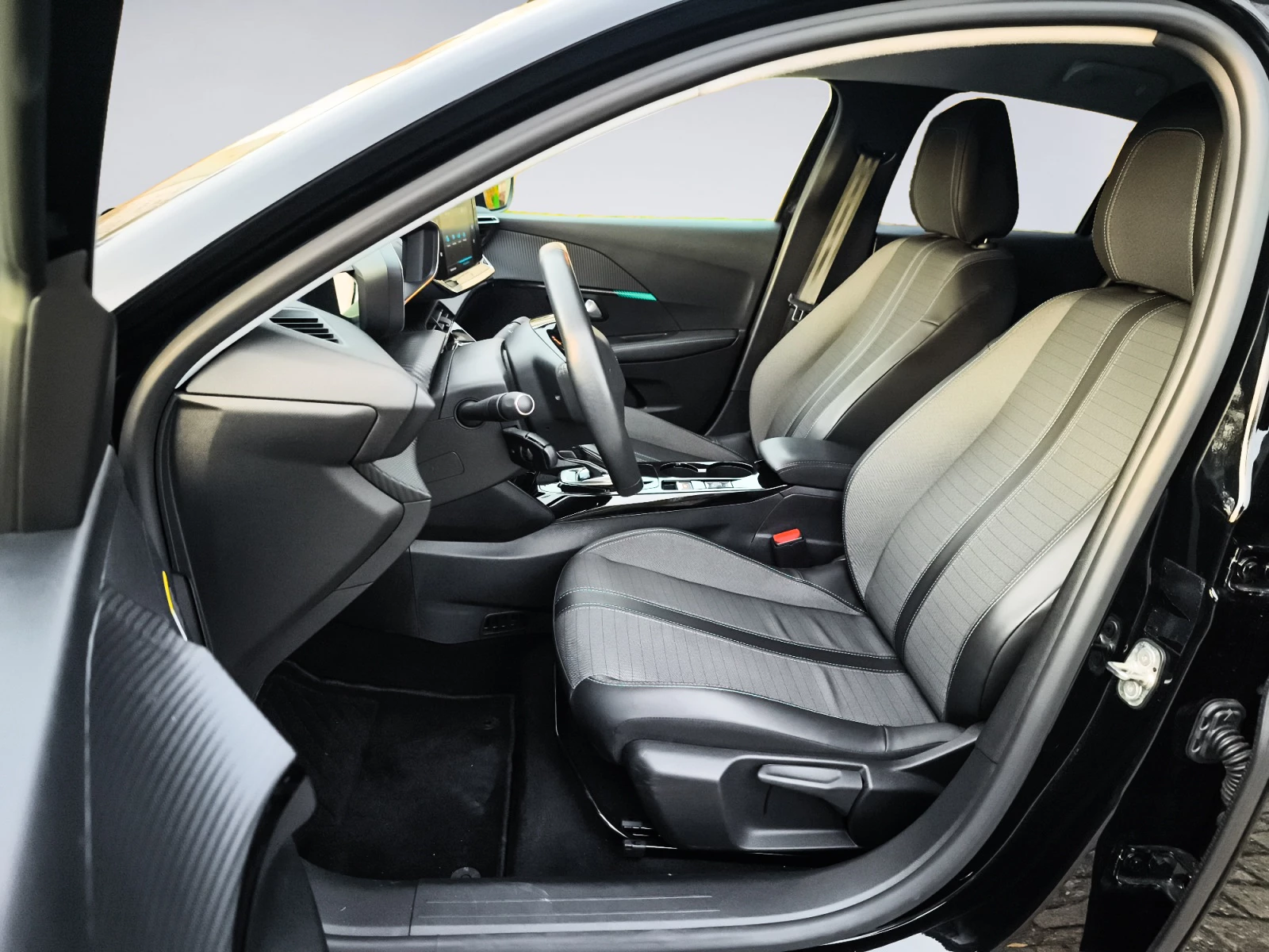 Hoofdafbeelding Peugeot e-208