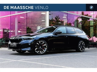 BMW i5 Touring eDrive40 M Sport / Panoramadak / Trekhaak / Bowers & Wilkins / M Multifunctionele Stoelen / Comfort Access / Adaptieve LED / Stoelventilatie