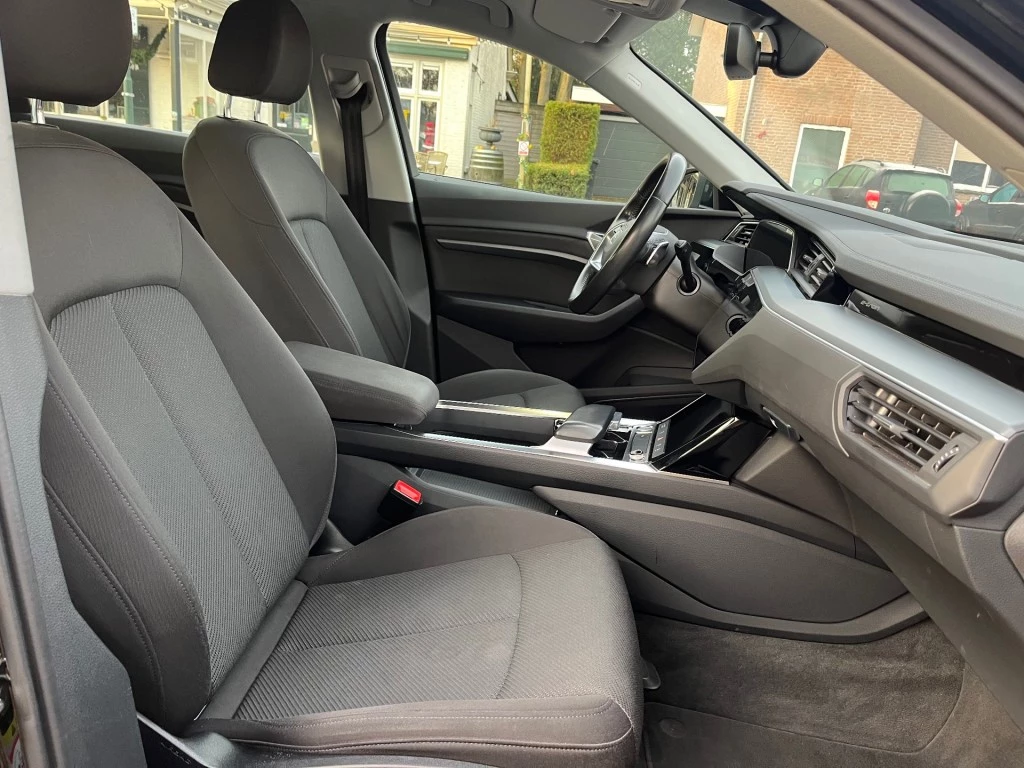 Hoofdafbeelding Audi e-tron