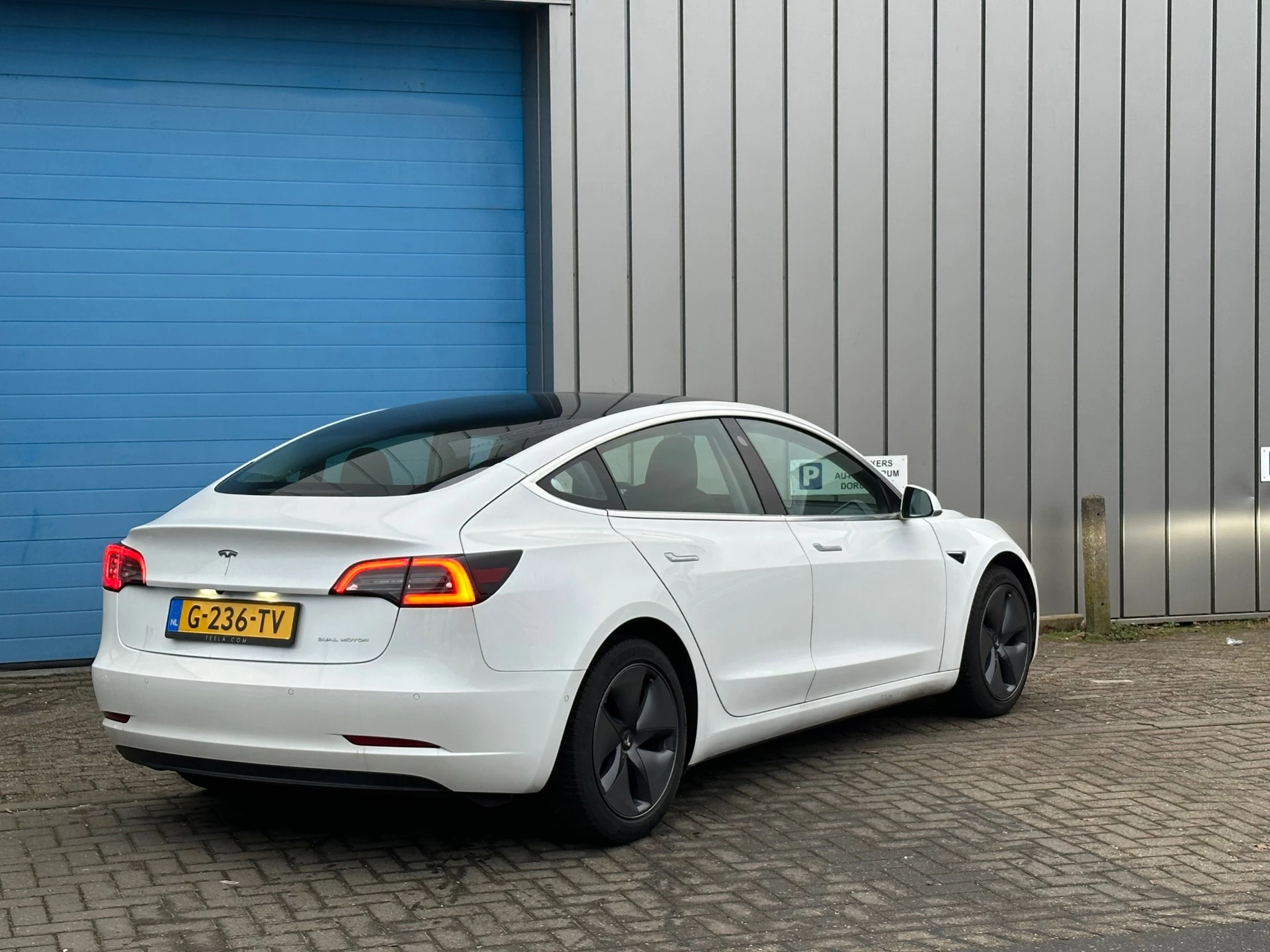 Hoofdafbeelding Tesla Model 3